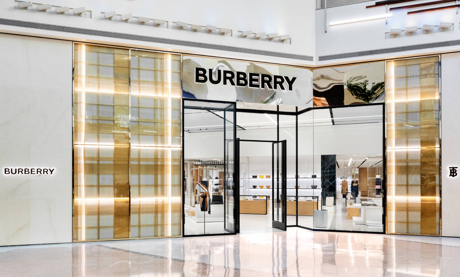 Burberry boutique in Crystals