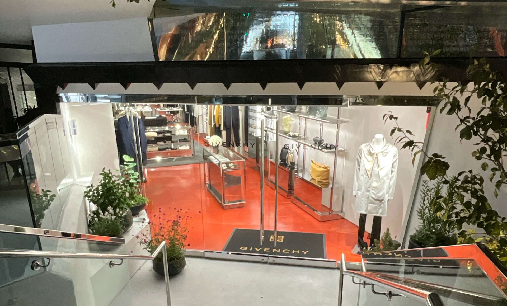 Givenchy Rodeo Drive, project image 8