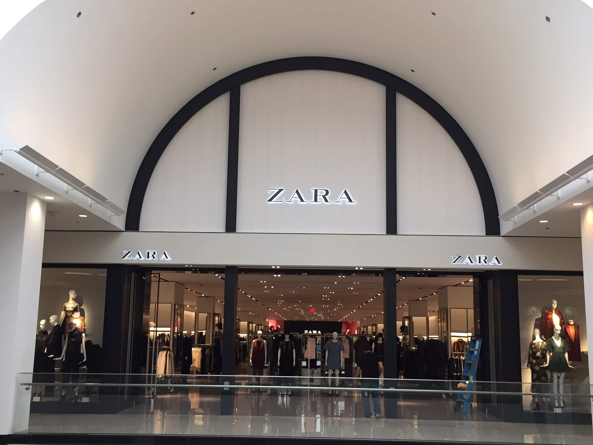 Zara Glendale Galleria, project image 1