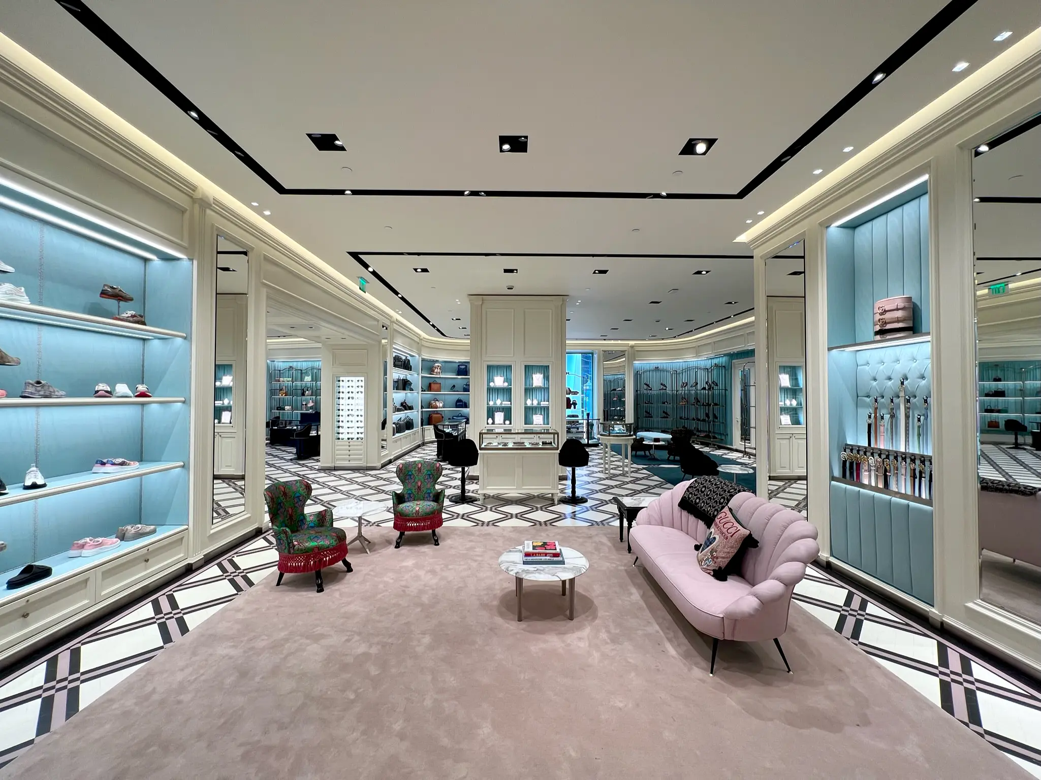 Gucci Glendale, project image 7