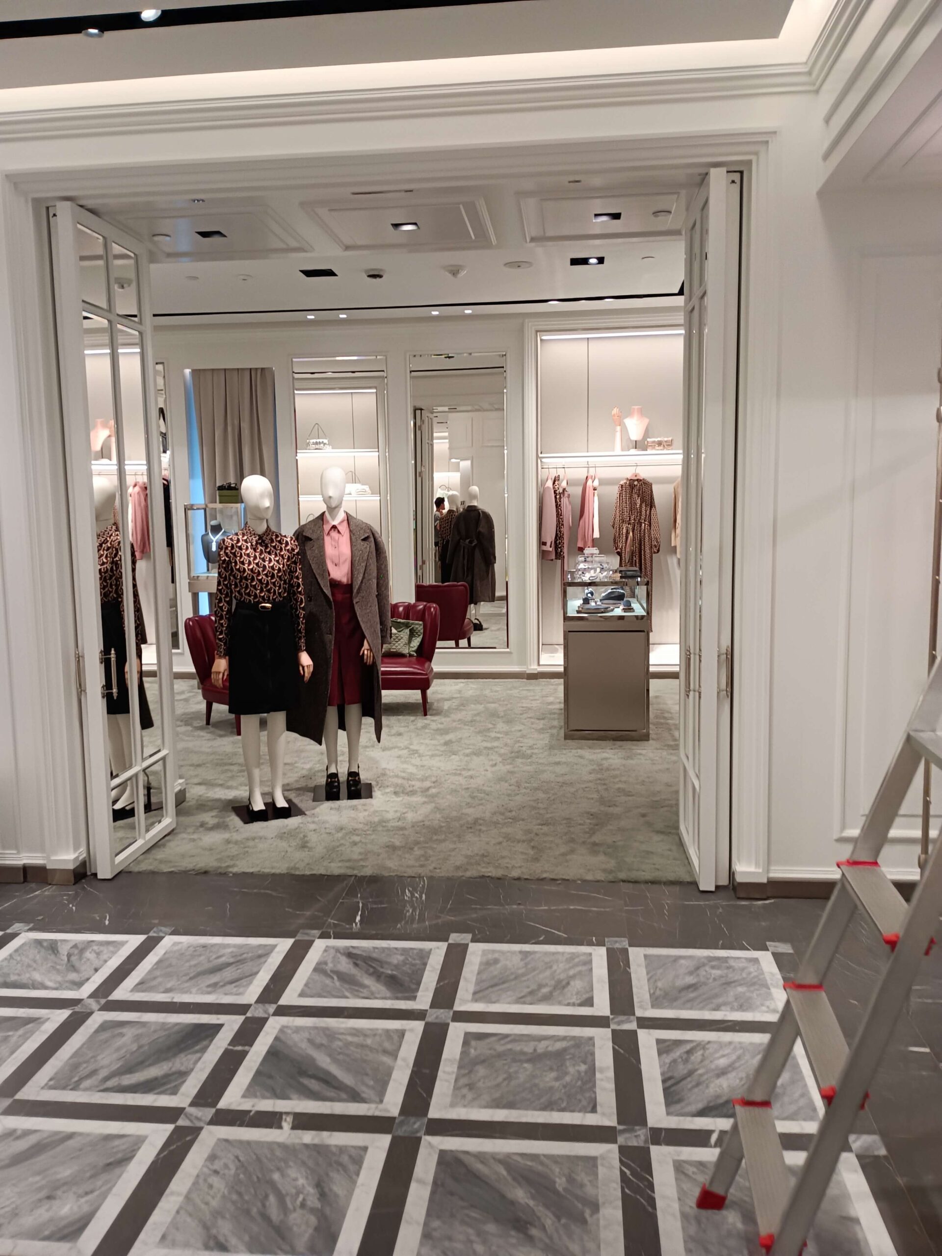 Gucci Saks Beverly Hills, project image 5