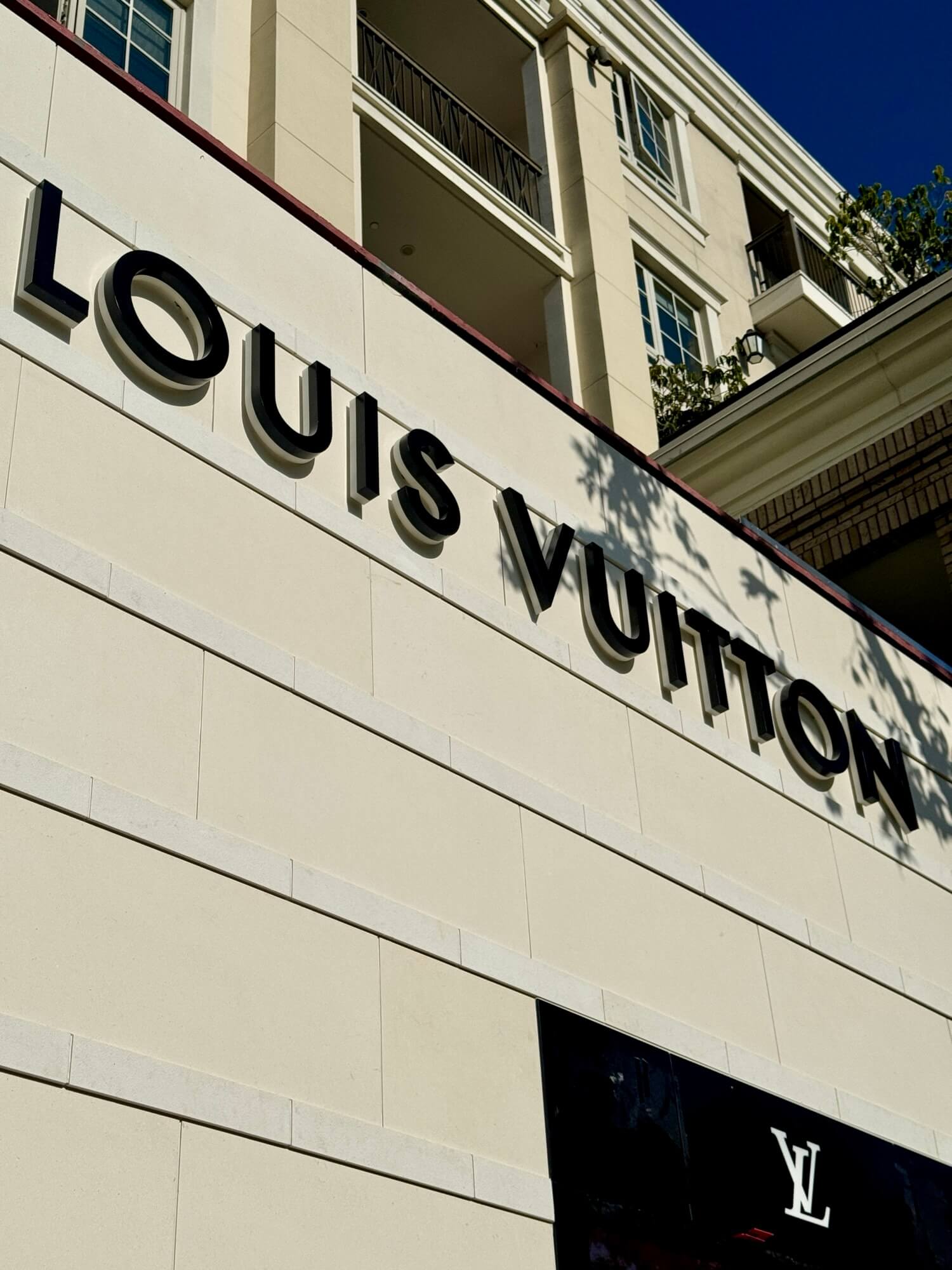 Louis Vuitton Glendale, project image 5